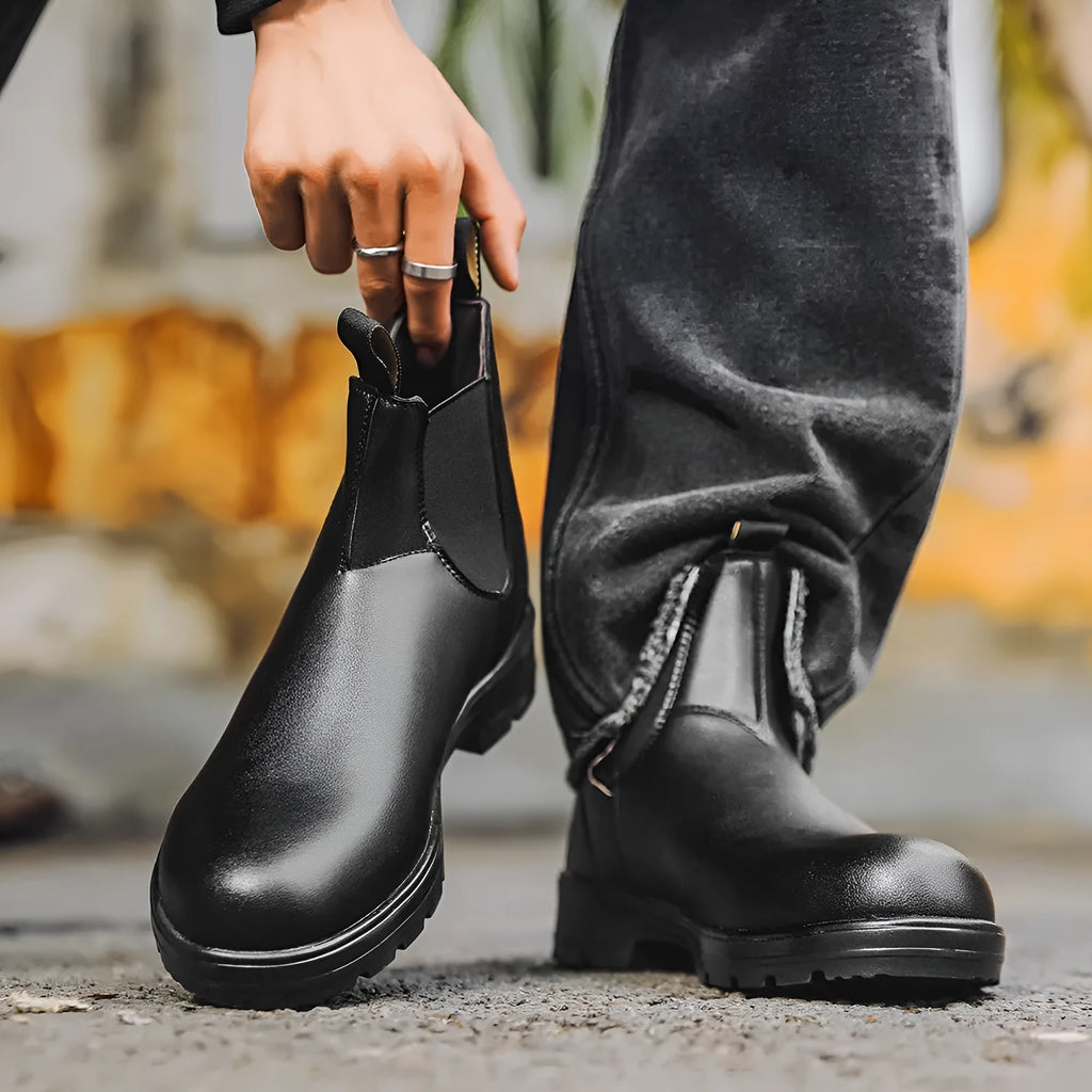 Vintage unisex Chelsea boots in black with round toe and frosted artificial PU upper