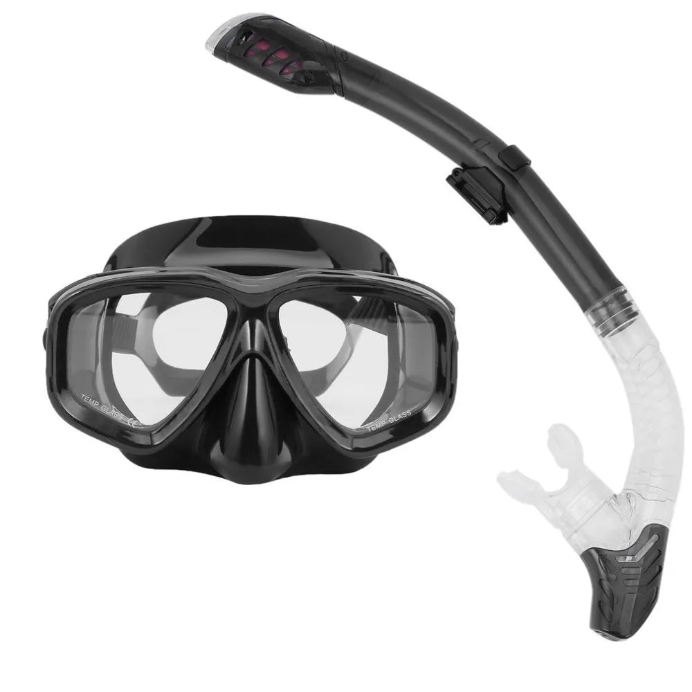 Black diving goggles with clear anti-fog lenses, a PC frame, and a silicone skirt with an adjustable strap.