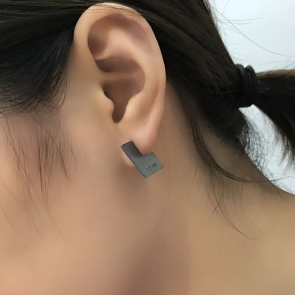 Oxidation black geometric square earrings with 16mm size and silver alloy construction