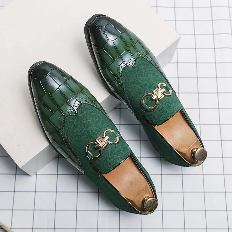 Men's black pointed toe Korean style business casual leather shoes with a low top and rubber sole.