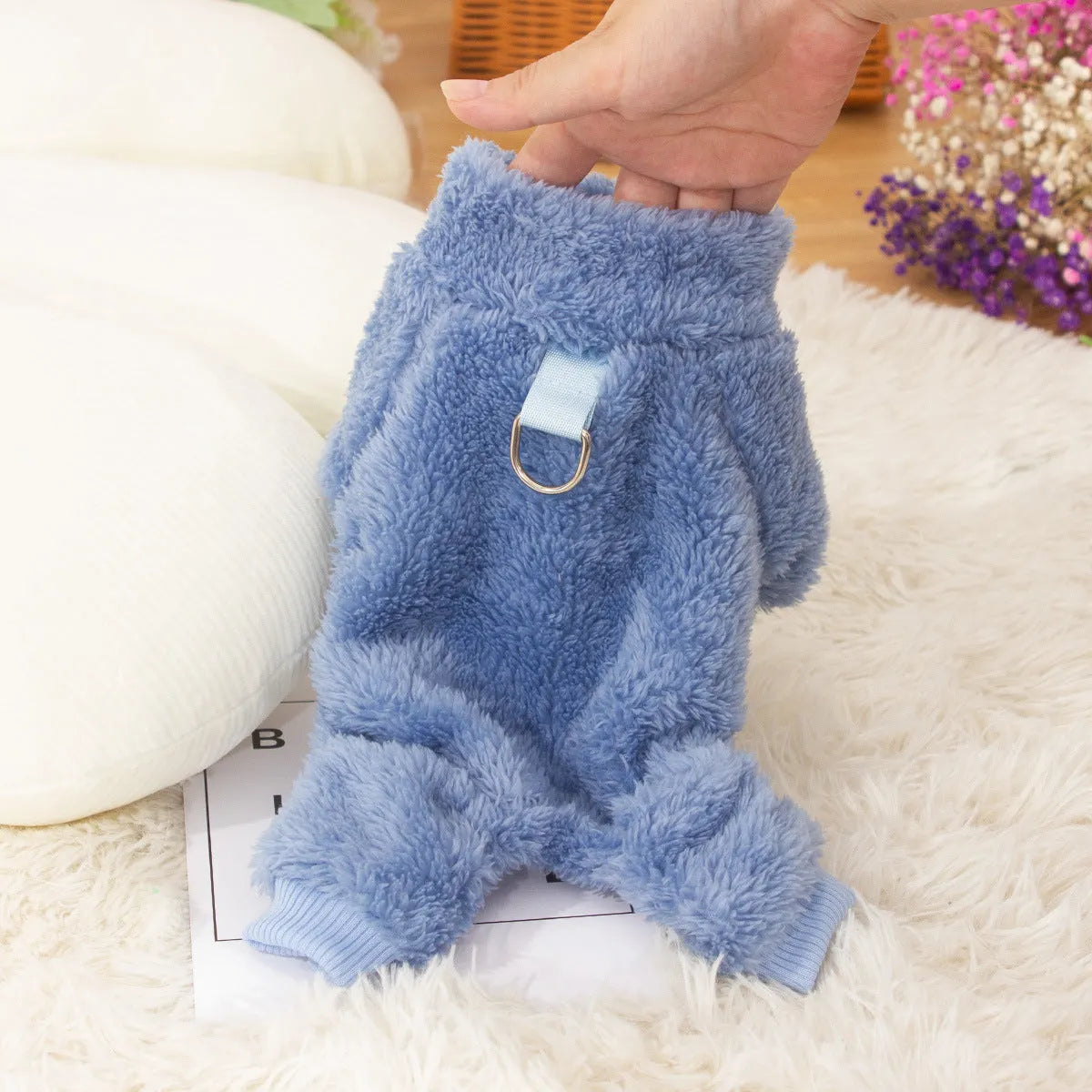 Four-legged dog clothes with double-sided plush fabric, high collar and towing ring in khaki colour