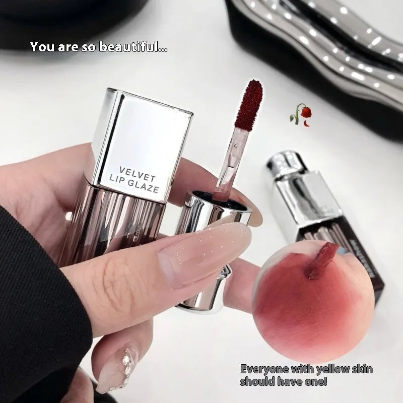 Kakashow Matte Soft Mist Lipstick in six colour shades showing velvet finish