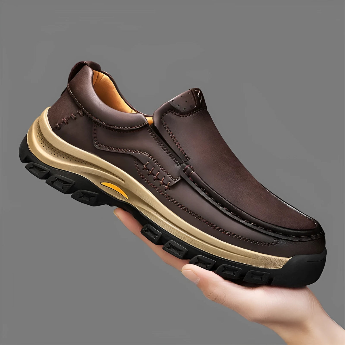 Men's black leather shoes with thick rubber soles for outdoor mountaineering
