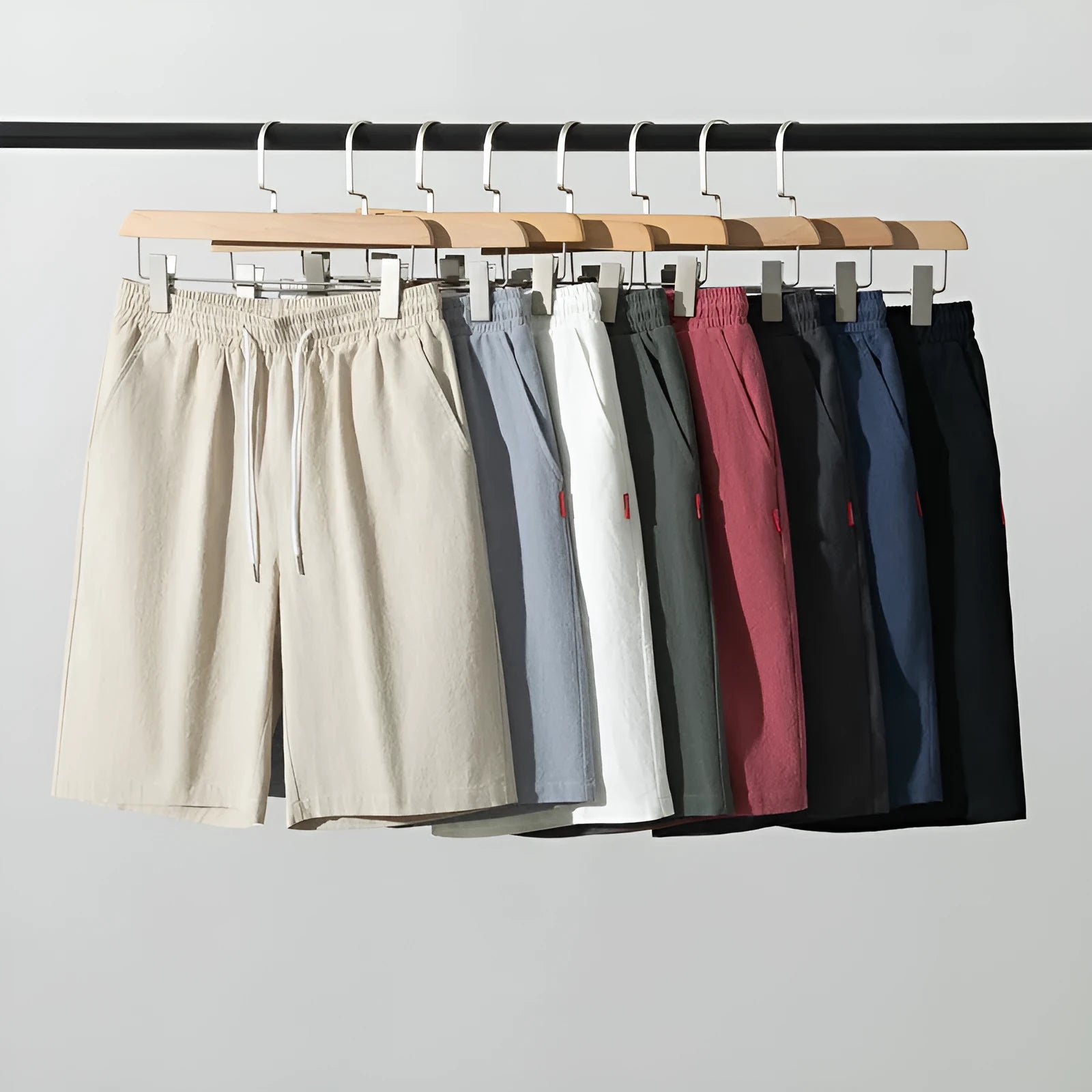 Cotton and linen cropped summer pants in a solid colour with a drawstring waist.