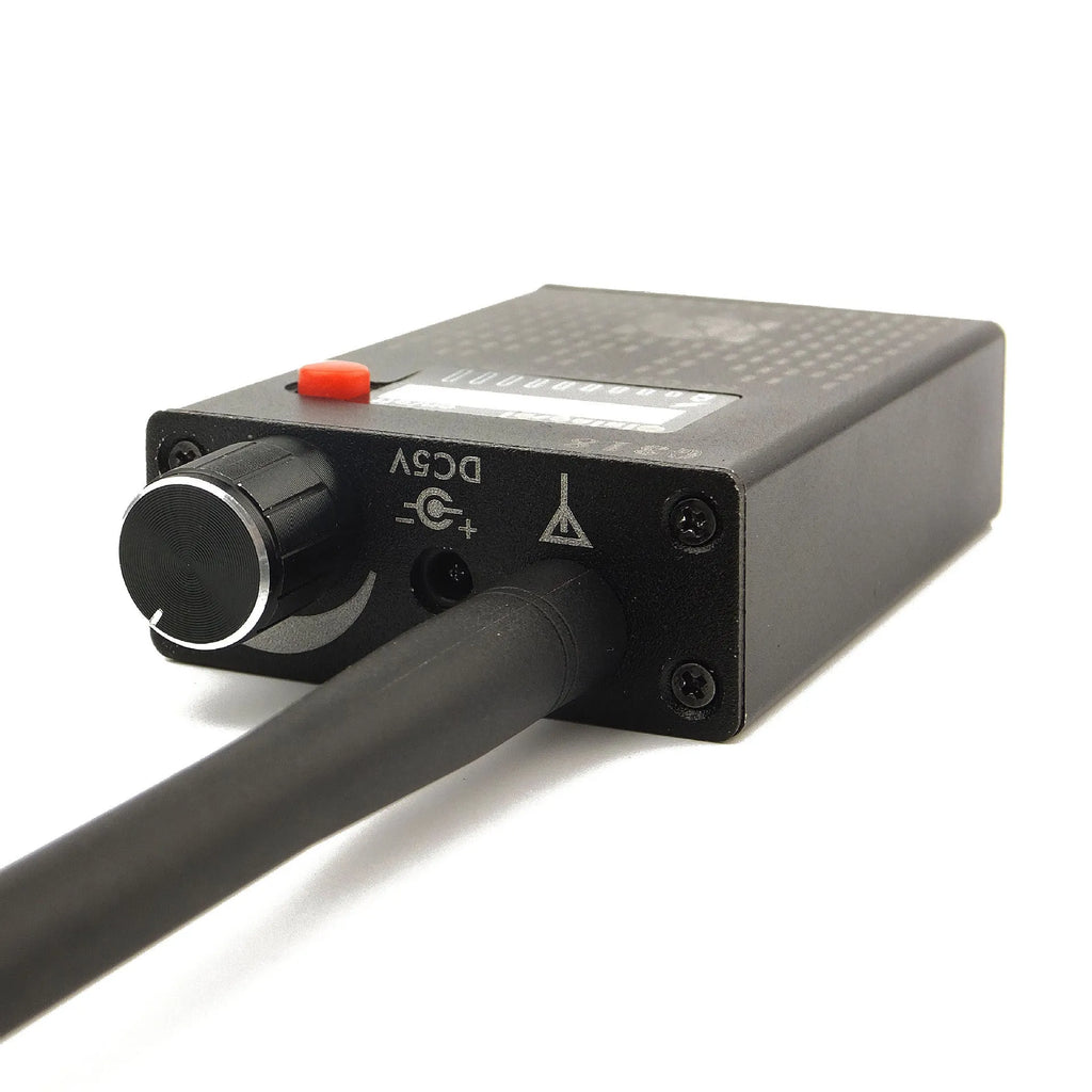 G318 Professional anti-theft anti-eavesdropping RF signal detector unit.