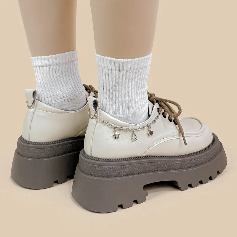 White British style platform leather shoes with chunky heel and front lace-up design