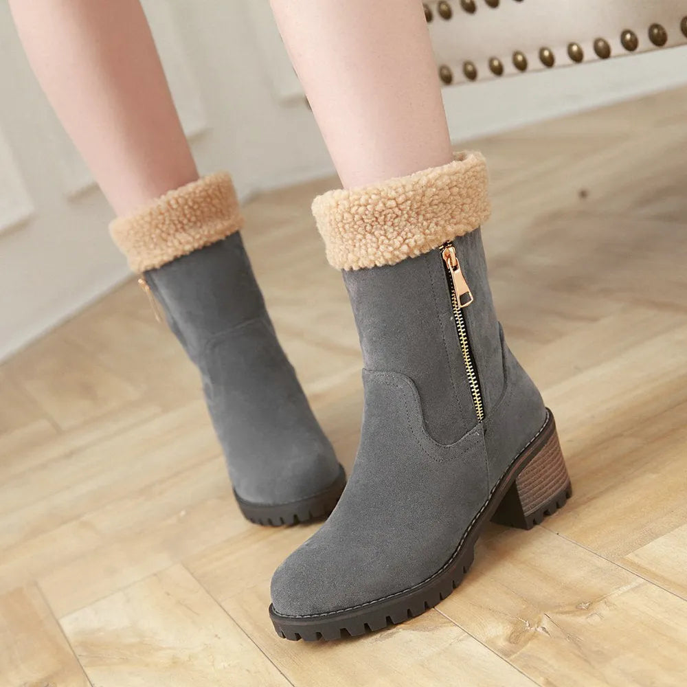 Snow boots with plush lining and rubber insole in winter colours