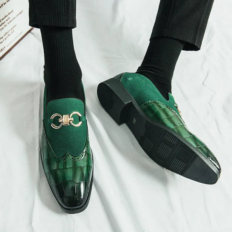 Men's black pointed toe Korean style business casual leather shoes with a low top and rubber sole.