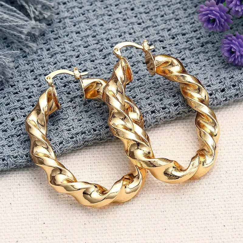 Women's geometric ring and line design ear clip earrings in electroplated copper