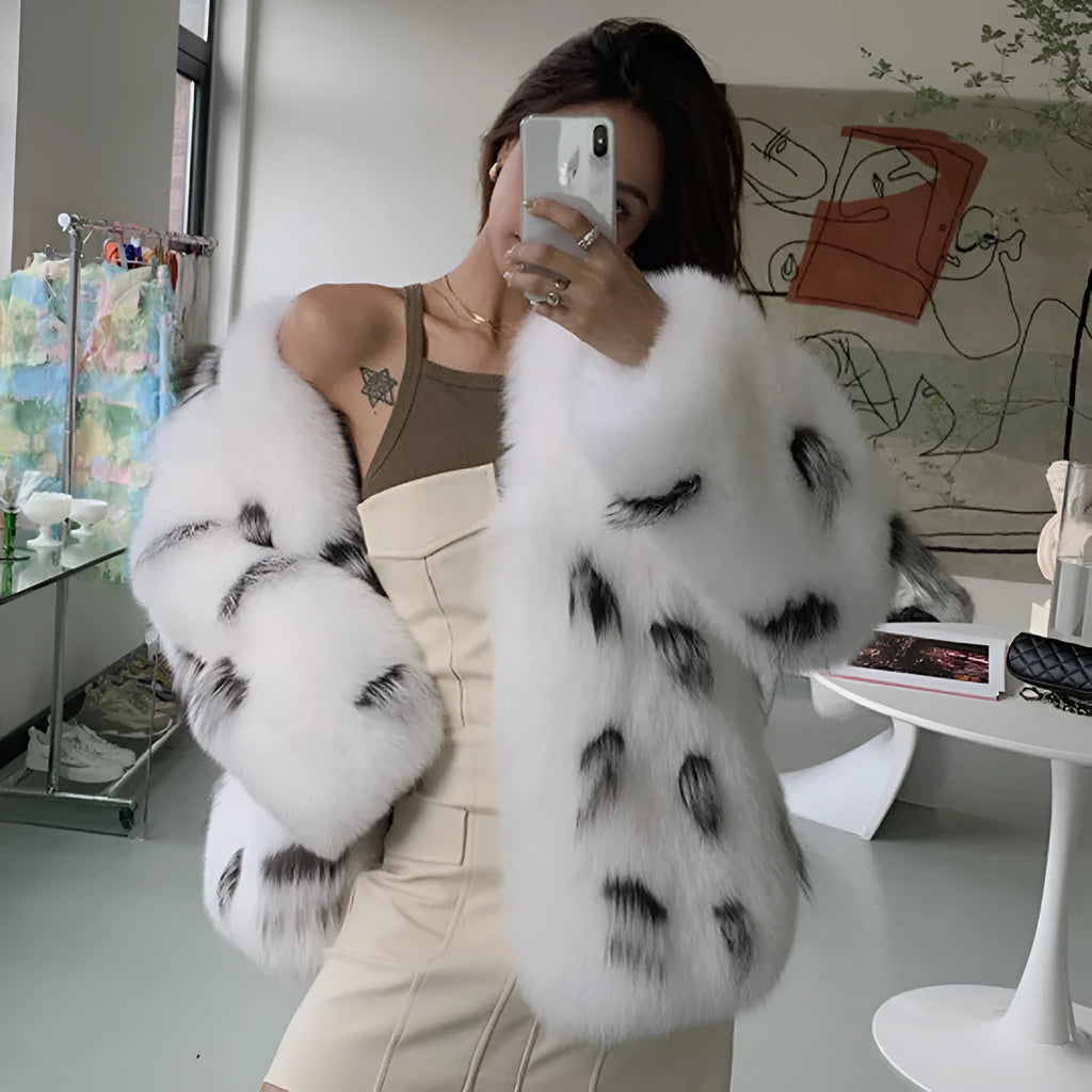 Women's plus size black and white Korean-style artificial fur coat with short length