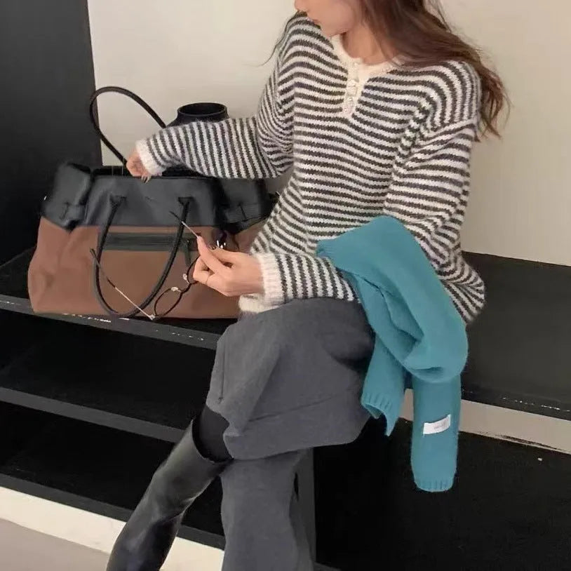 Women's retro loose striped cashmere sweater in blue or red colour with plaid pattern details