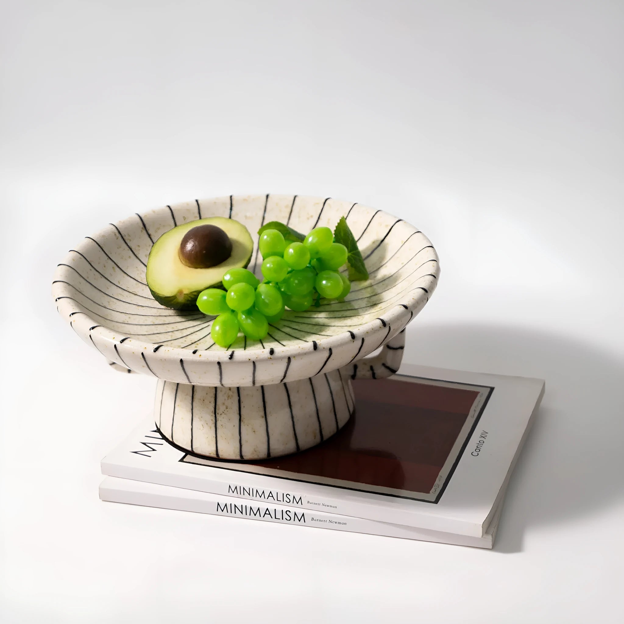 Black and white striped 15cm resin fruit plate for dessert display
