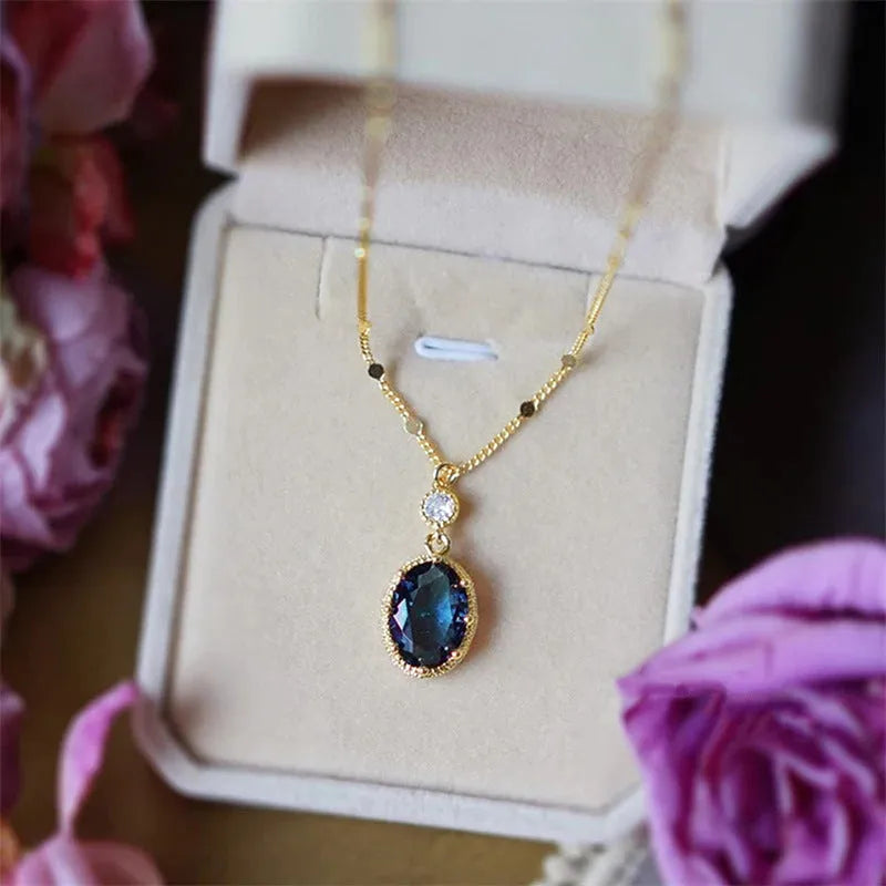 French retro gold necklace with geometric pendant on adjustable chain