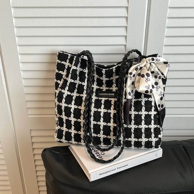 Woolen horizontal square shoulder bag with sandwich pocket and internal organisation compartments