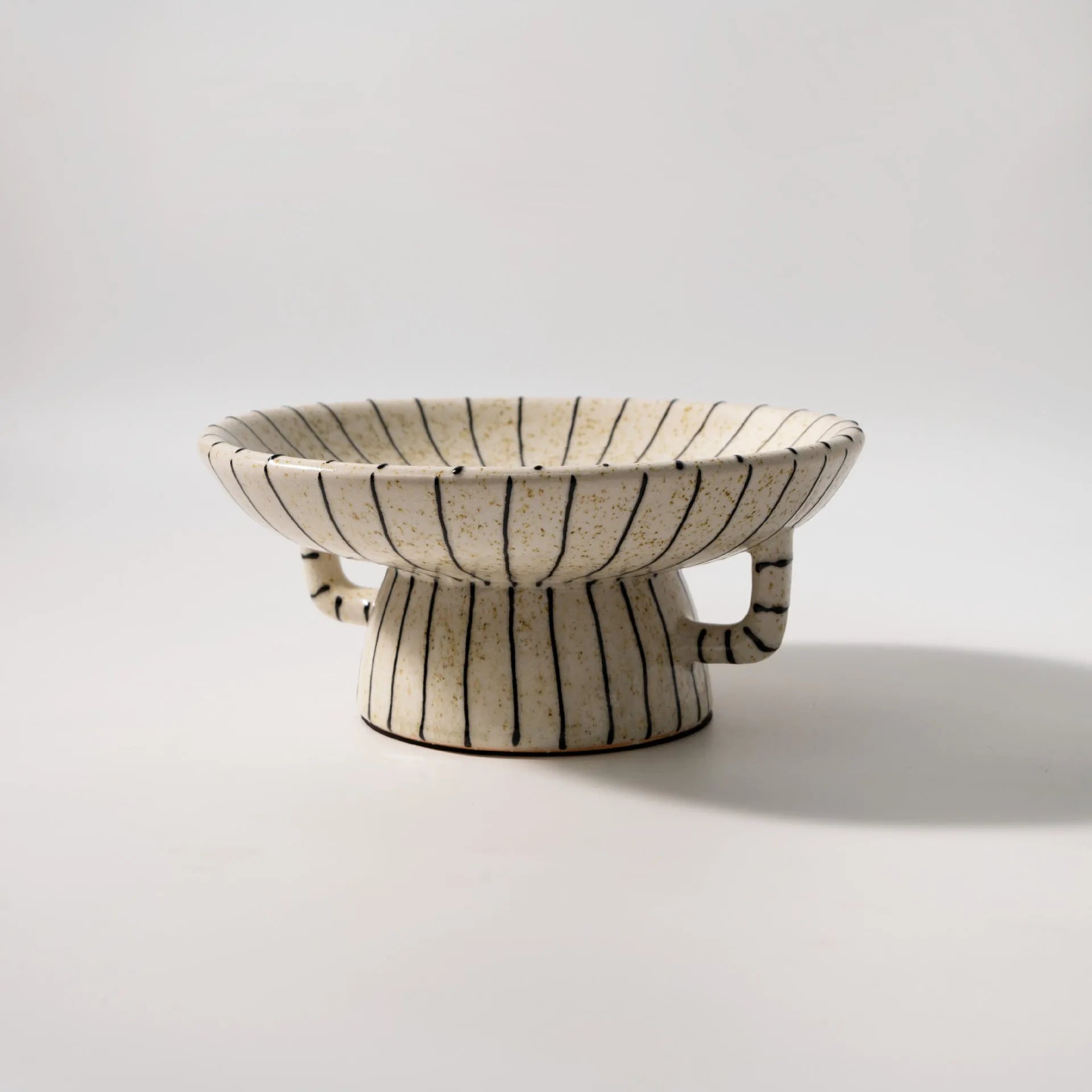 Black and white striped 15cm resin fruit plate for dessert display