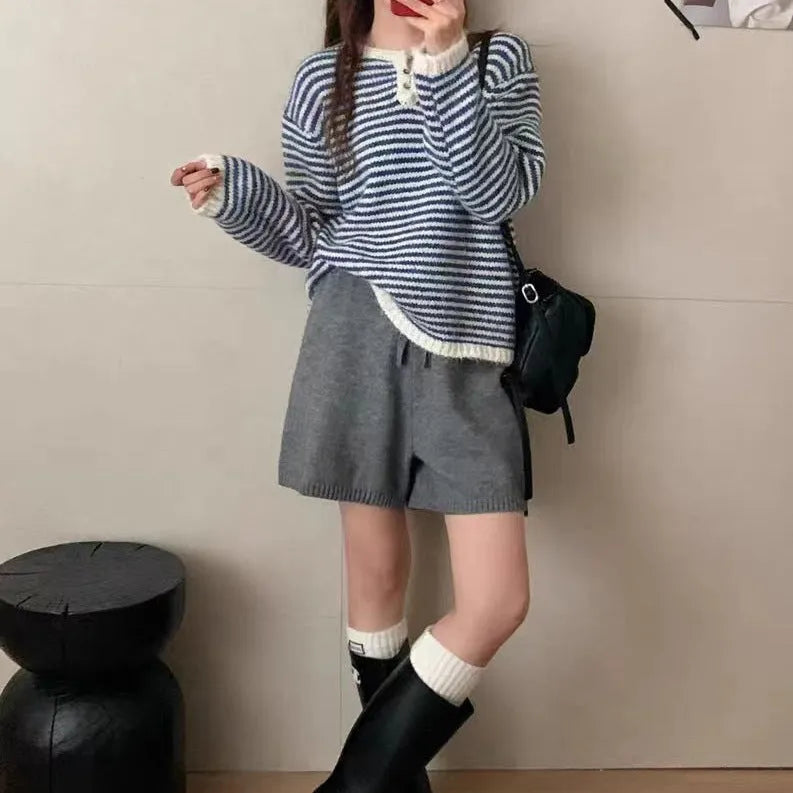 Women's retro loose striped cashmere sweater in blue or red colour with plaid pattern details