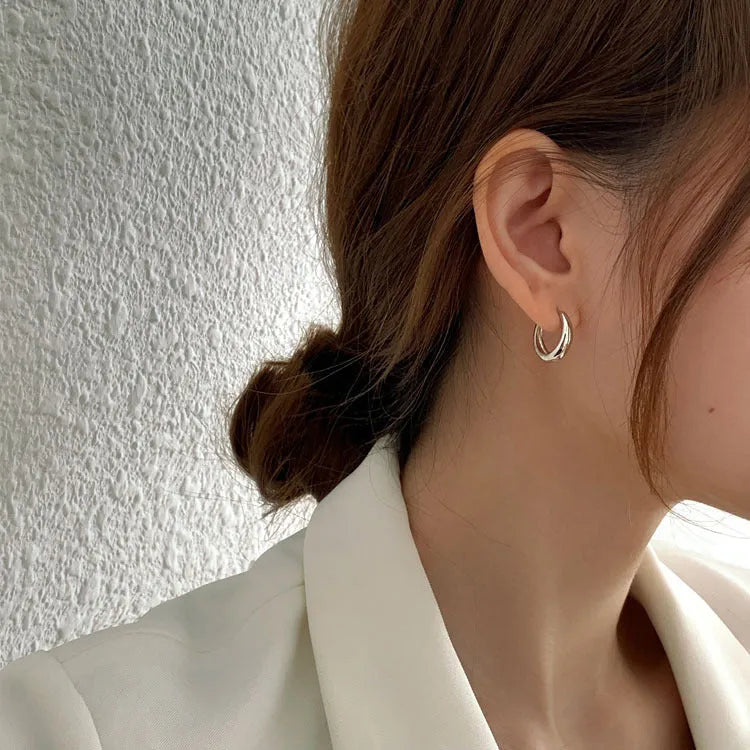 Women's retro minimalist water drop earrings in gold or silver electroplated finish