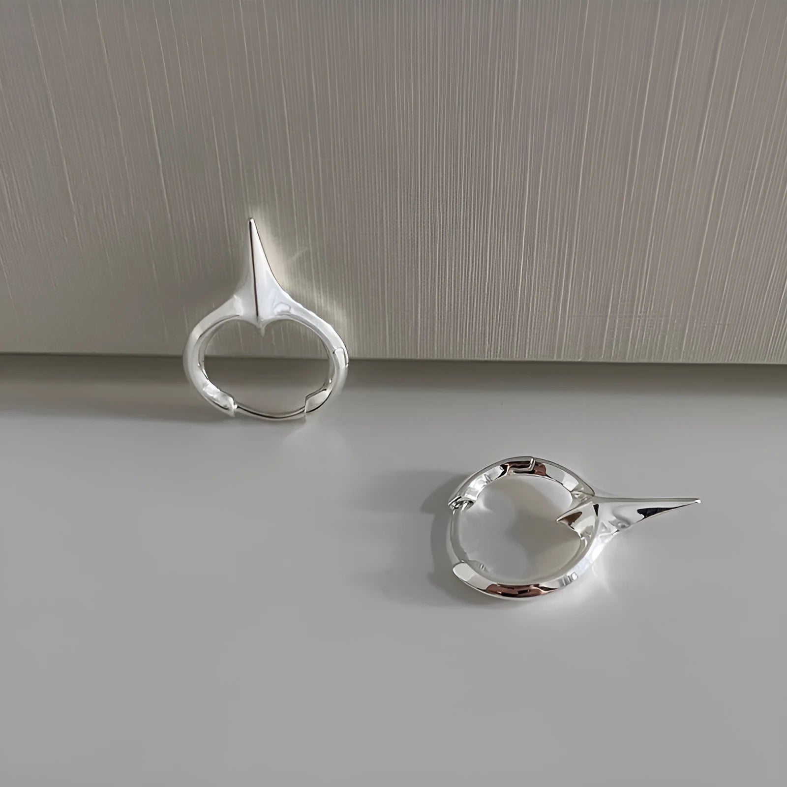 Geometric star-shaped clip-on earrings for women with copper white gold plating in platinum colour