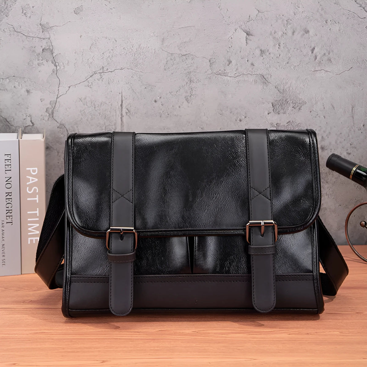 Black Korean style men's commuting backpack with anti-theft features and PU leather exterior