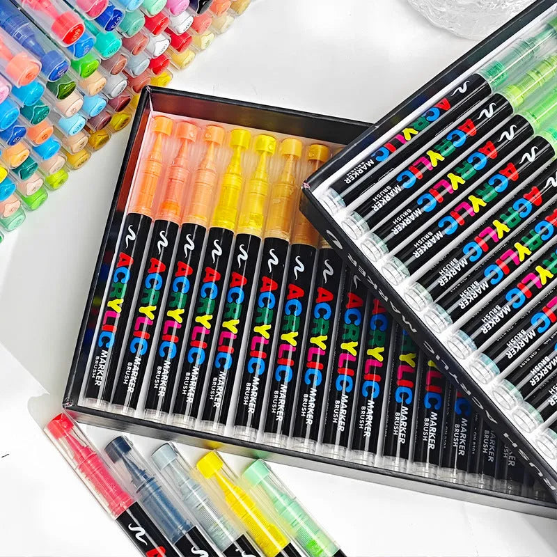 Set of straight liquid acrylic marker pens with soft tips in multiple colours for painting and graffiti