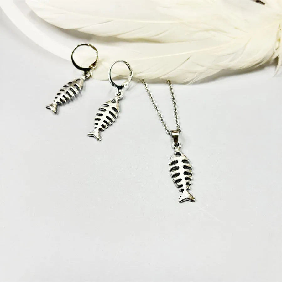 Women's fishbone pendant necklace and matching earrings set in retro alloy jewellery