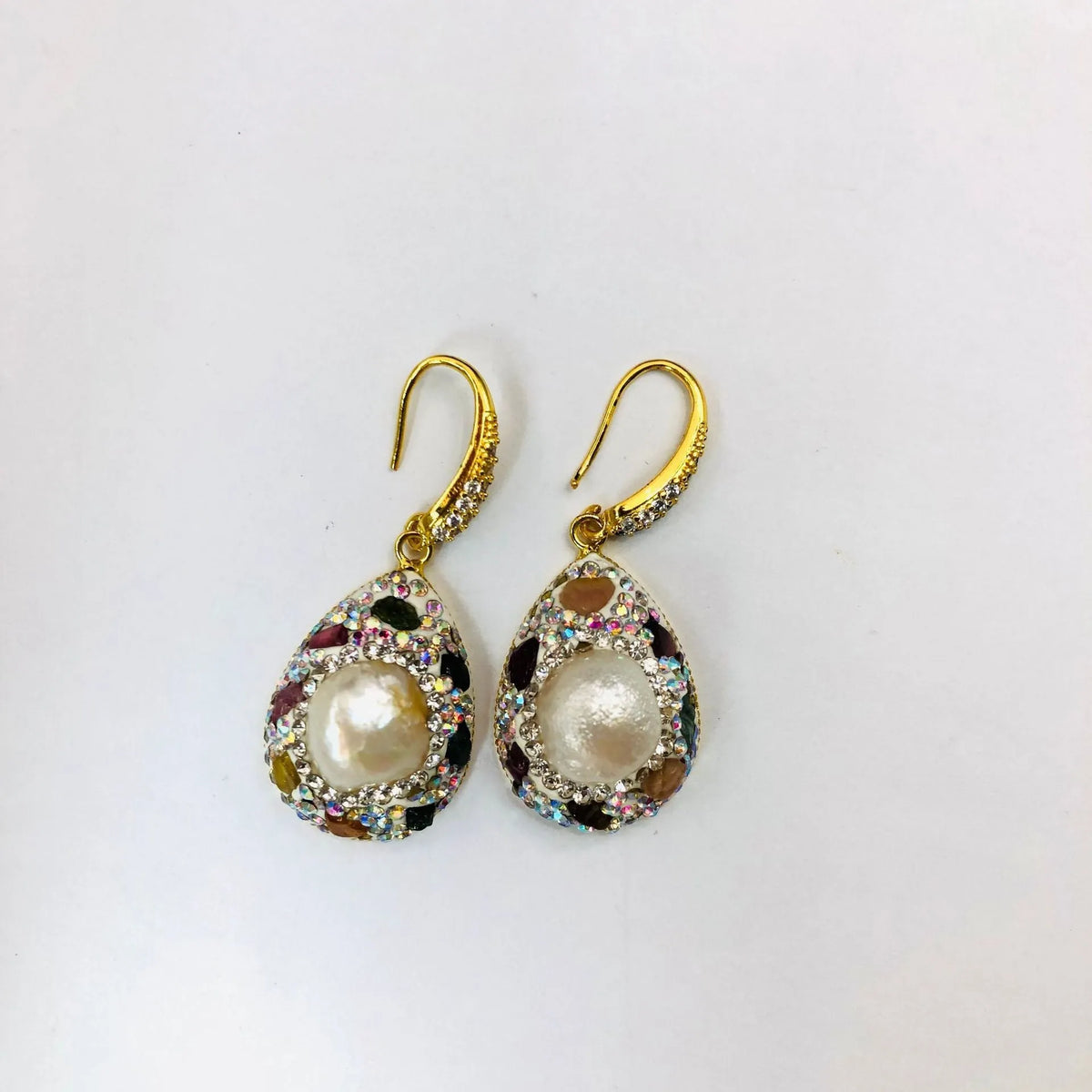 Natural freshwater pearl earrings for women with colourful teardrop shape, copper base, and diamond-inlay detail