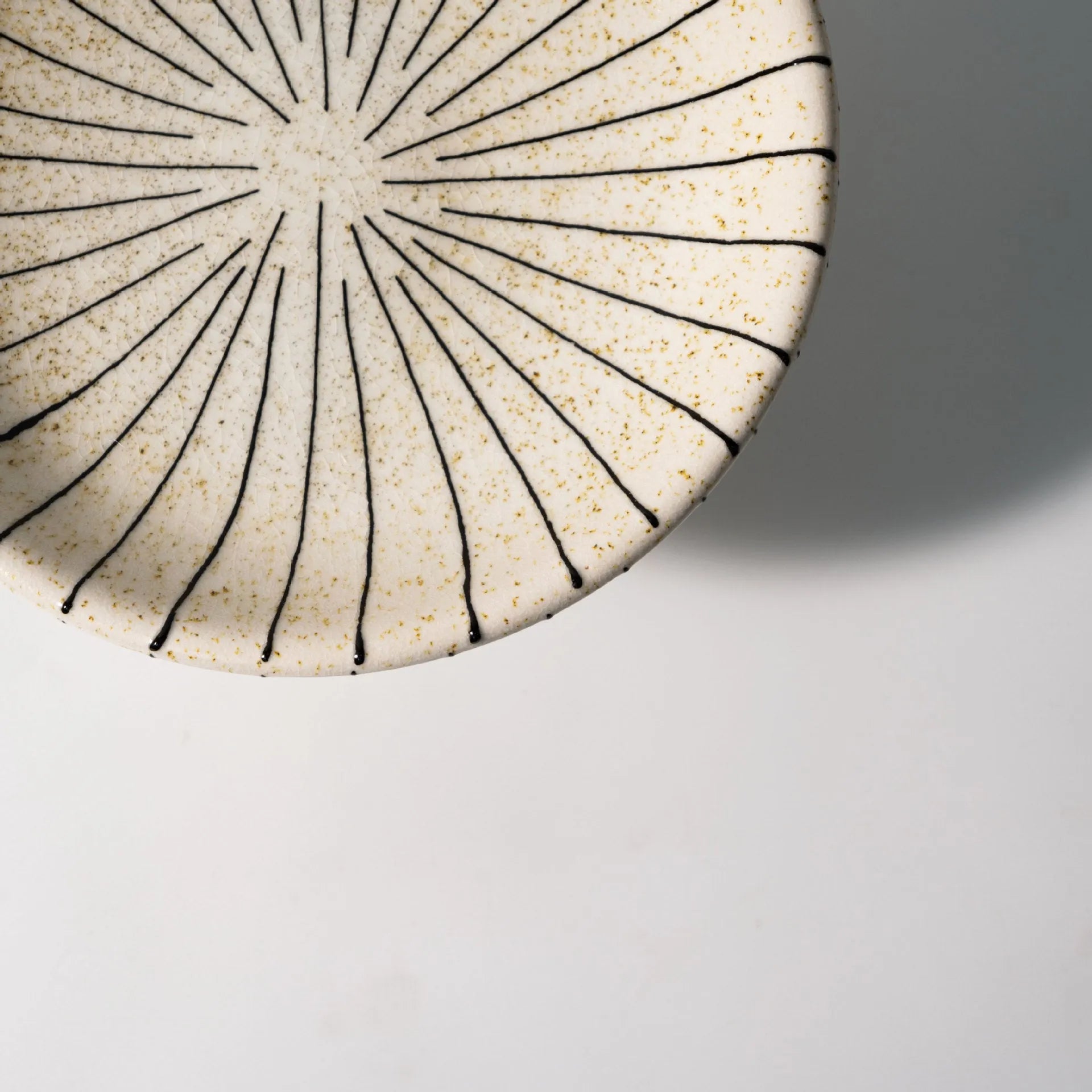 Black and white striped 15cm resin fruit plate for dessert display