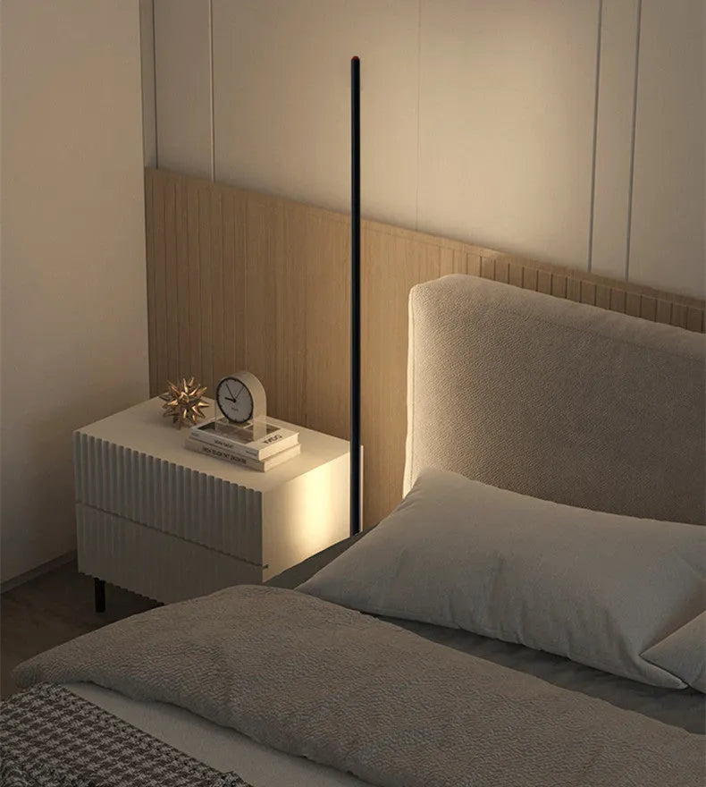 Vertical aluminium floor lamp in modern simple style with height options