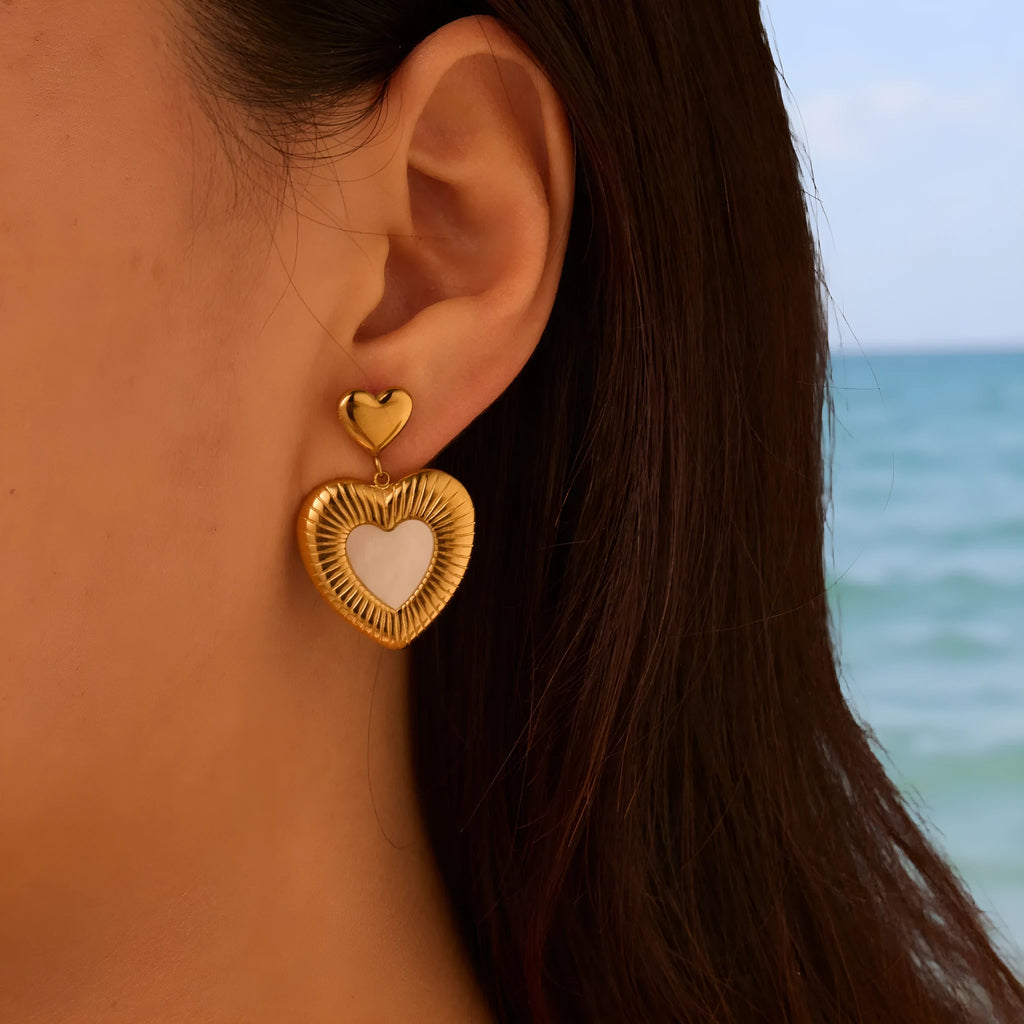 Gold heart-shaped women's earrings with fritillary pattern on stainless steel with 18K electroplating