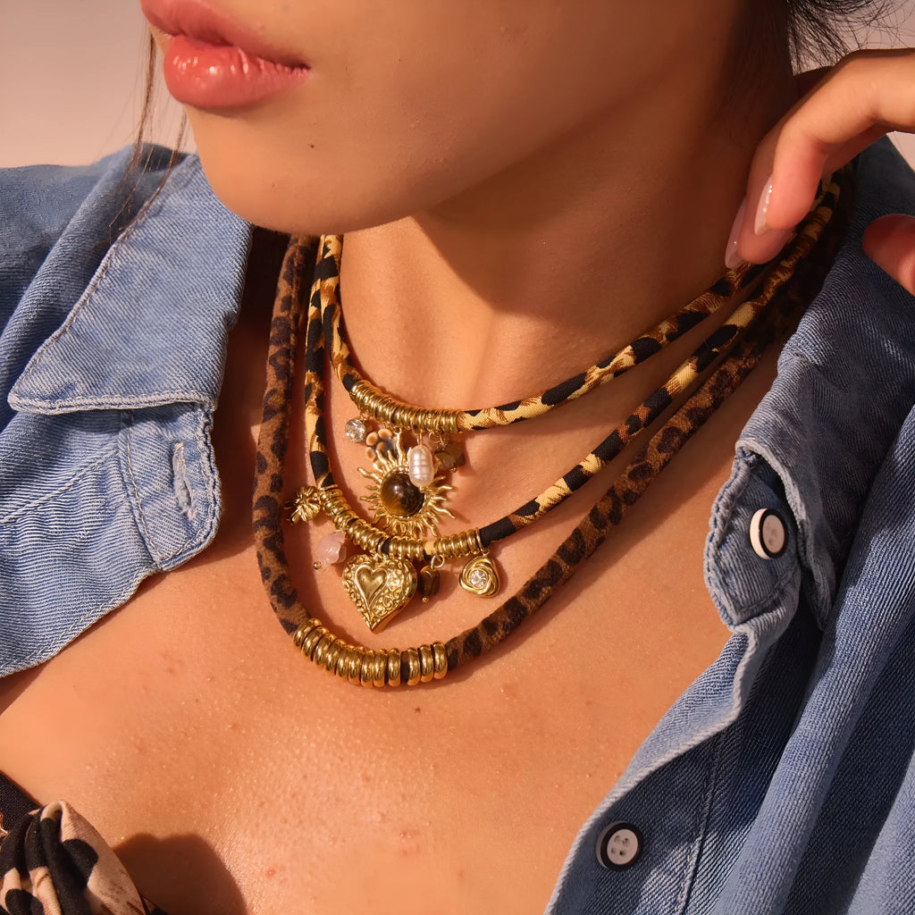 Leopard series stainless steel necklace with geometric pendant on regular chain, 41-50cm adjustable length