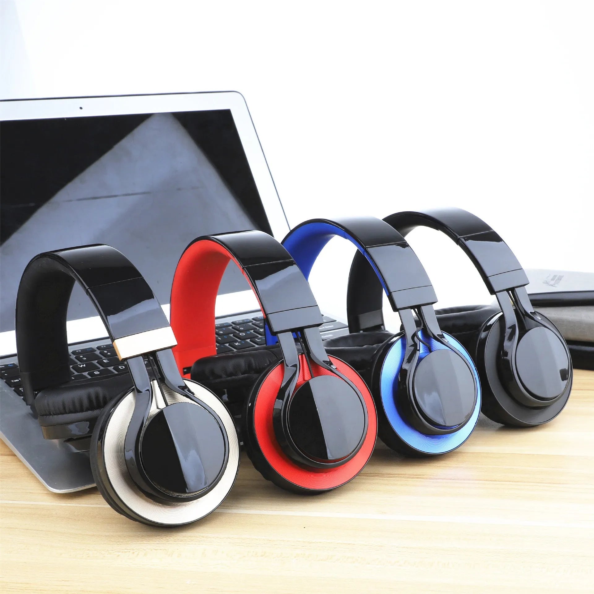 Black wired head-mounted headphones with microphone and 3.5mm plug for mobile phone karaoke.