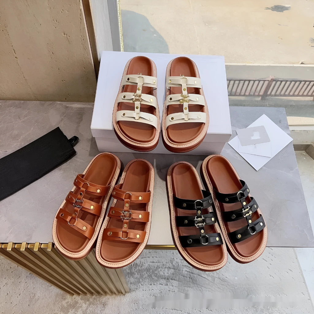 Women's Roman style sandal slippers in sheepskin with patent leather finish
