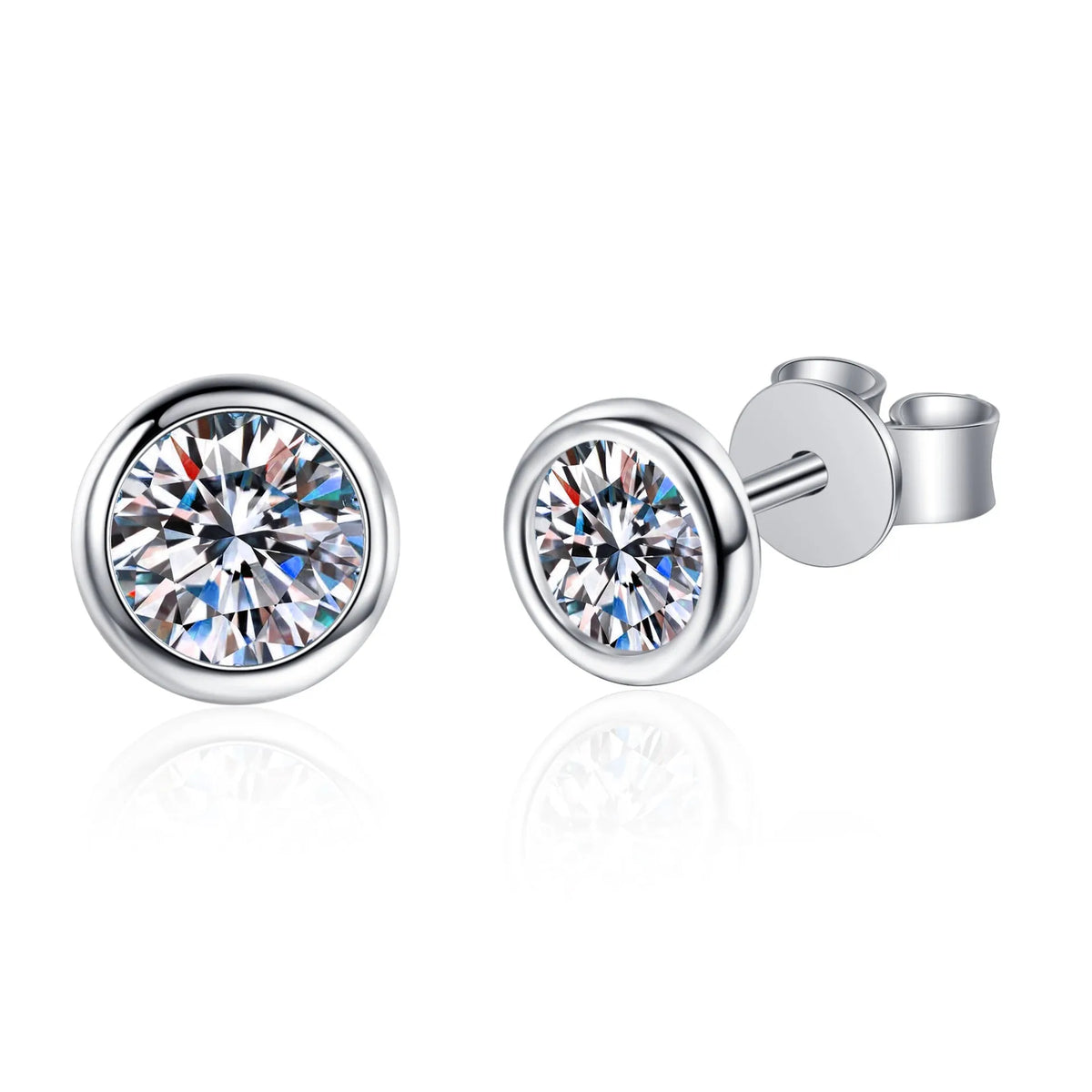 A pair of geometric Pt950 gold-plated 925 silver stud earrings for women with a moissanite centre stone.