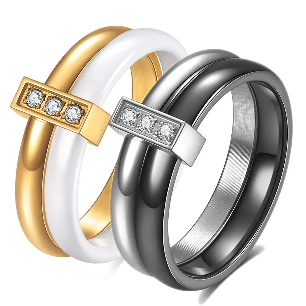 Women's ceramic ring with geometric design and zirconium detailing in steel black colour