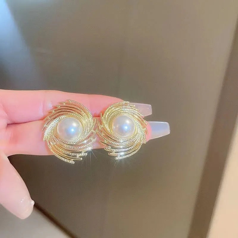 Women's vintage flower earrings with exaggerated pearl drops and gold-tone electroplated finish
