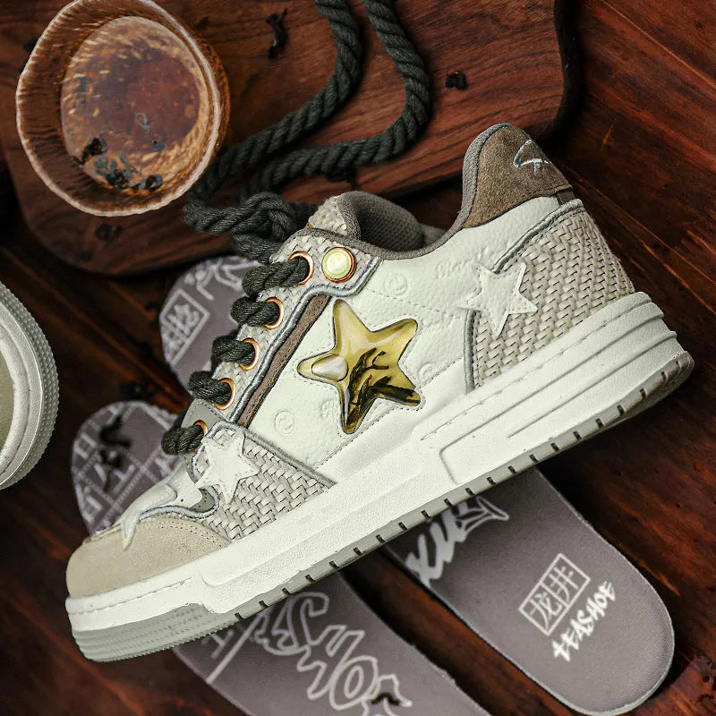Men's and women's brown leather platform running shoes with round toe and lace-up front