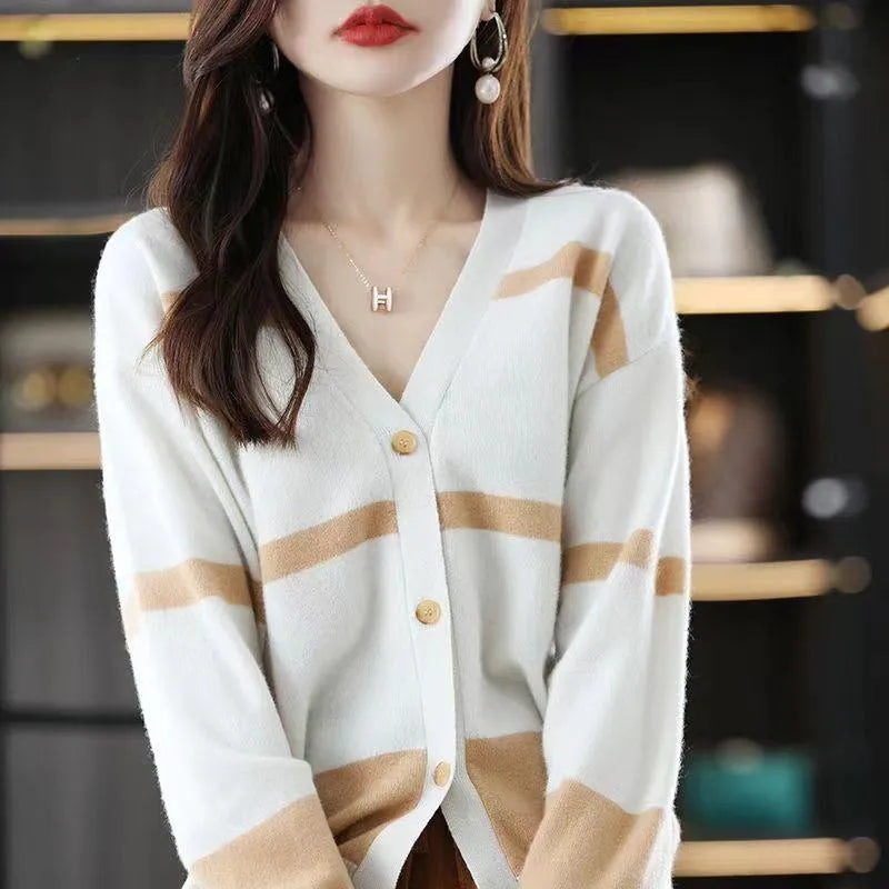 Women's 3D striped knitted cardigan in V-neck design showing black white colour option