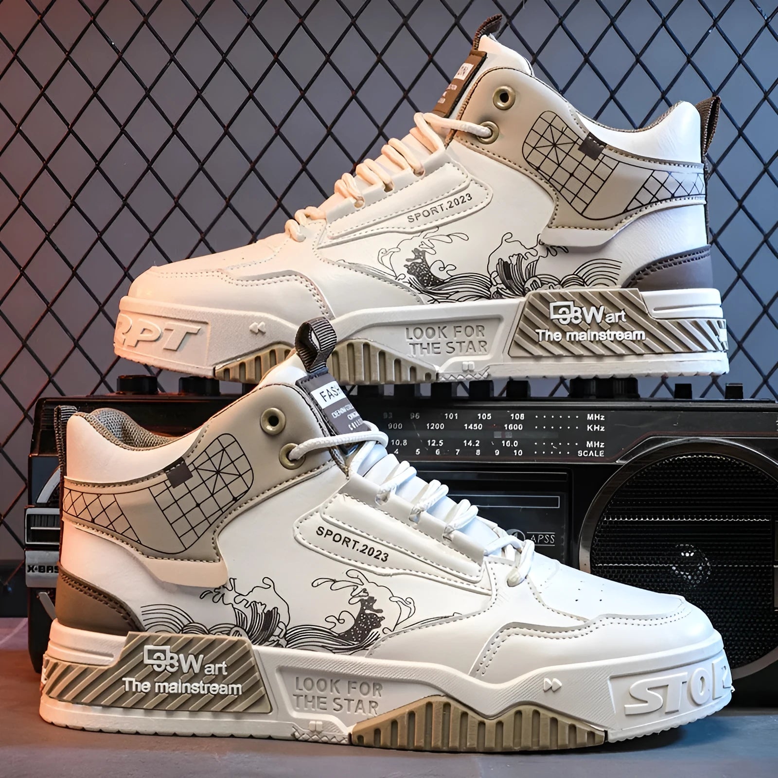 Men's high-top board shoes in beige with lace-up front and rubber sole