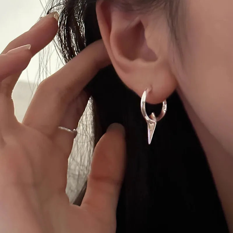 Geometric star-shaped clip-on earrings for women with copper white gold plating in platinum colour