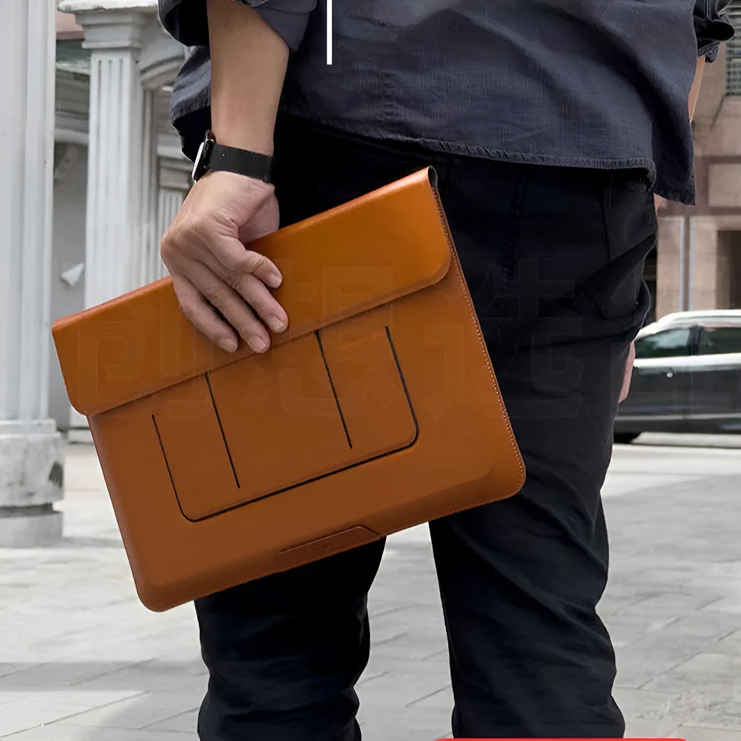 13.3-inch laptop bracket bag with integrated dual-angle stand in black or brown colour