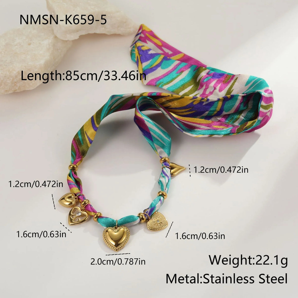 Fashion jewellery set with geometric pendant on stainless steel chain with 18K gold plating