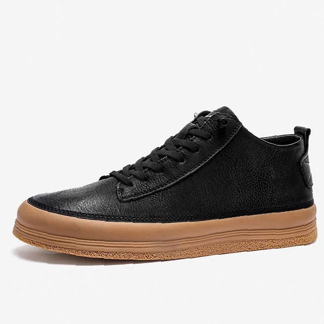 Men's black leather casual shoes with round toe and lace-up closure on rubber soles