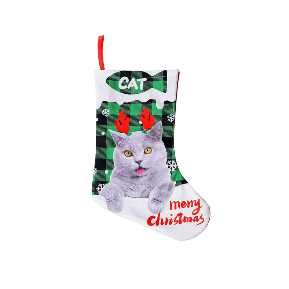 Green and black plaid cloth Christmas decoration with printed cat design, measuring 26x36cm.