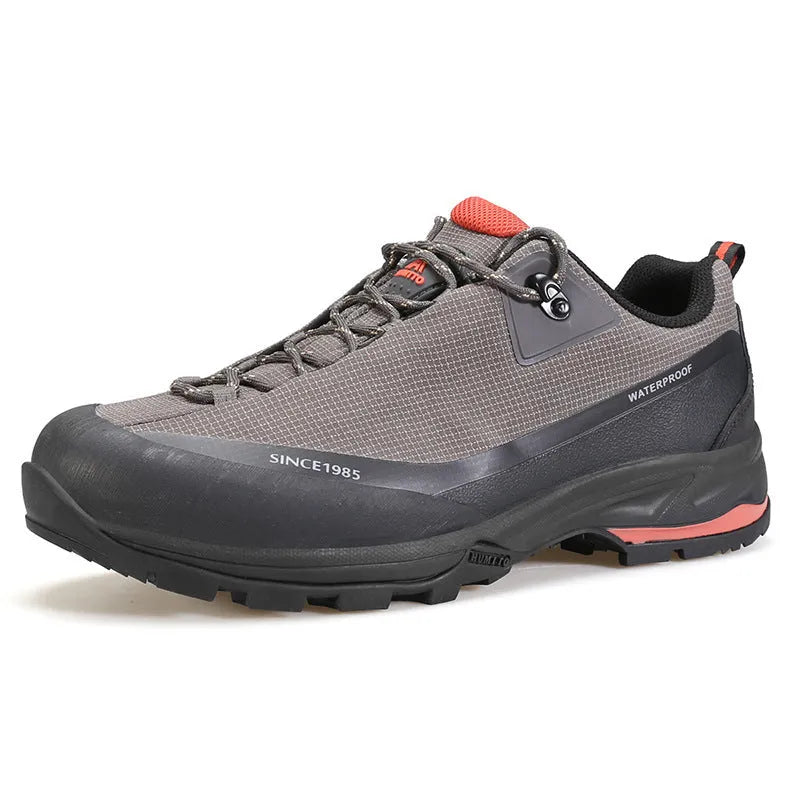 Men's low-top mountain climbing hiking boots with leather mesh upper and non-slip rubber sole