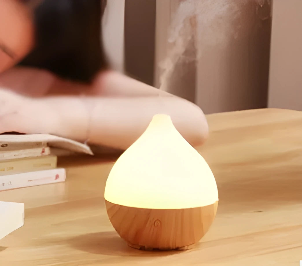 Asakusa style wood grain aroma diffuser with 100ml tank and USB cable.