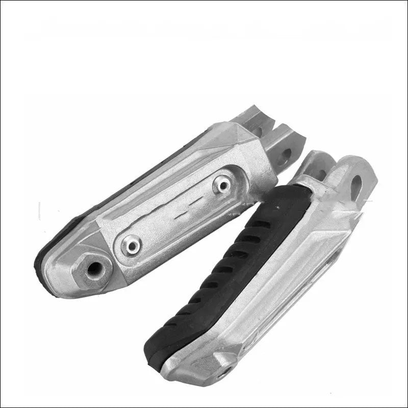 Black aluminium alloy motorcycle footrest pedal set for Suzuki Hayabusa and V-Strom models.