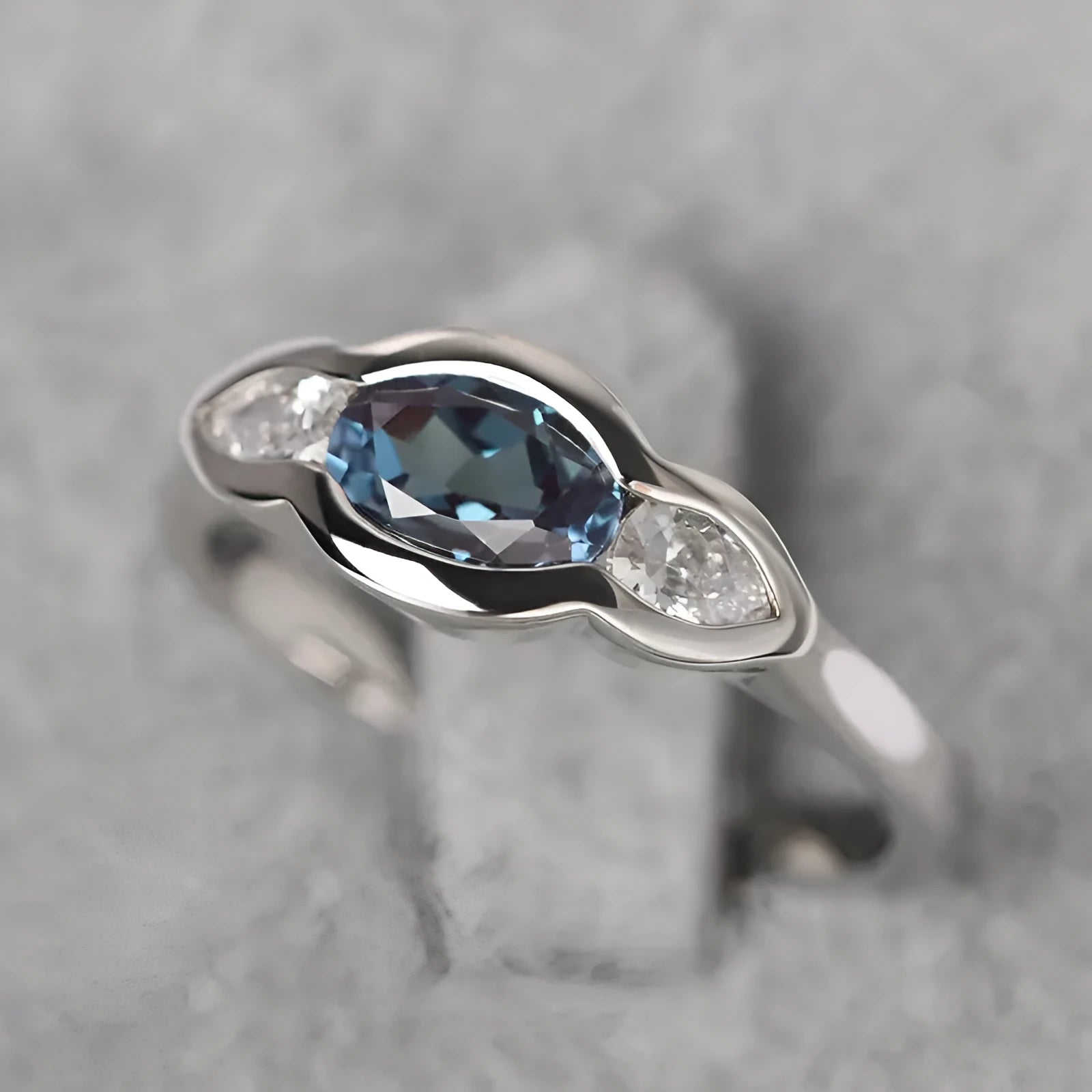 Women's geometric ellipse ring with zircon inlays in Q941 white gold finish