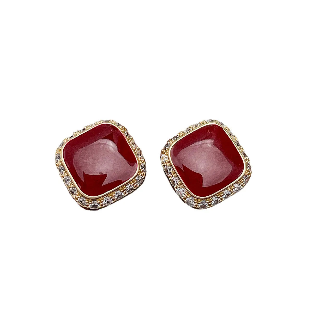 Red square geometric earrings with retro plate design