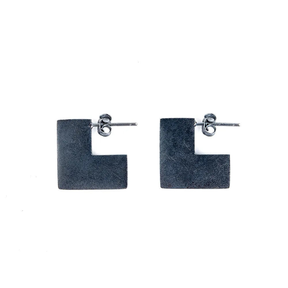 Oxidation black geometric square earrings with 16mm size and silver alloy construction