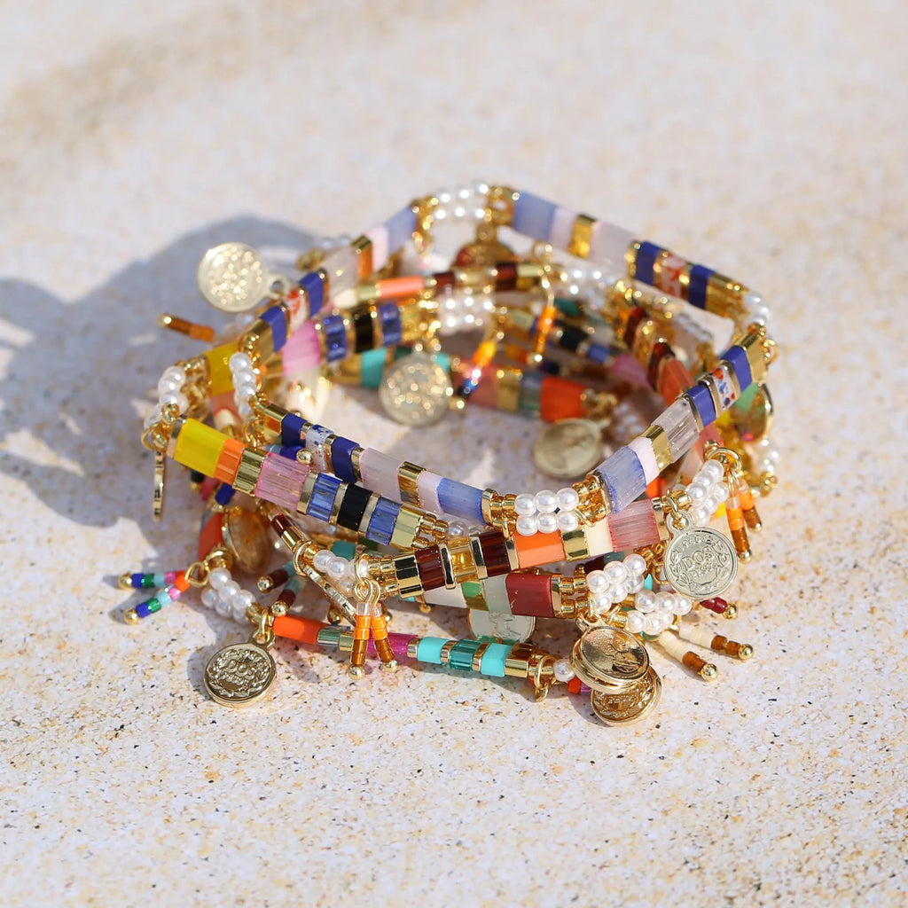Women's glass coloured beaded bracelet with imitation pearl elements in original design